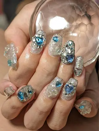 ネイル フラワー ムーンのネイルデザイン