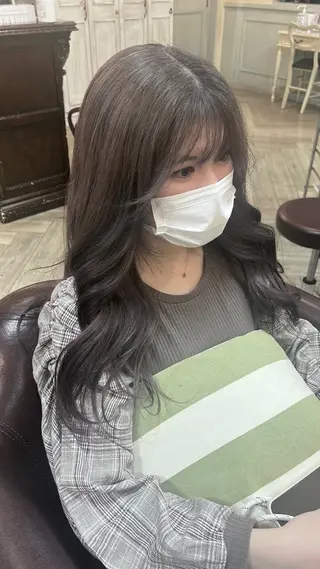 ロング カラー アオバ / ハイトーンカラーのヘアスタイル