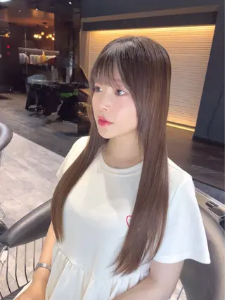 ロング レスピア銀座中央通り店所属・酸性ストレート/ 透明感カラー/中村利のヘアスタイル