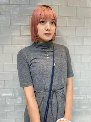 ショート カラー SALOWIN所属・ブリーチ✨ ボブ🪢レイヤーのヘアスタイル