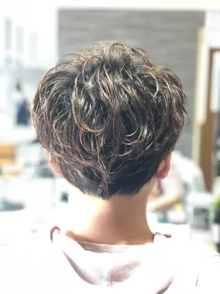 ショート パーマ メンズ 吉村 周馬のヘアスタイル
