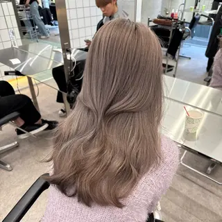 セミロング カラー ミルクティーベージュ /sara💛のヘアスタイル