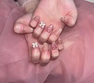 ネイル 𝐁𝐞𝐥𝐥 𝐦𝐞のネイルデザイン