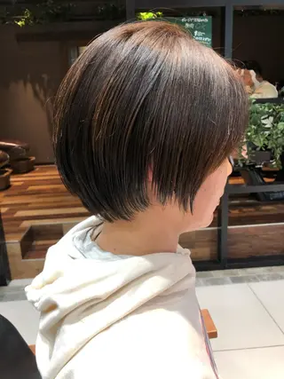 ショート カラー ディレクター ノナカのヘアスタイル