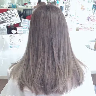 セミロング カラー GLAD 萩原のヘアスタイル