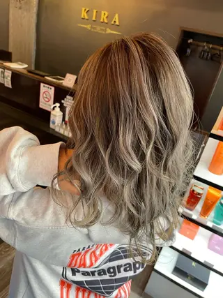 セミロング KIRA スズキ タクヤ／店長のヘアスタイル