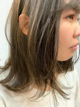 ミディアム sea's所属・ヒラカホ/矢場町/ ブリーチ/似合わせのヘアスタイル