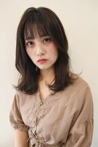 セミロング カラー 三好 美里のヘアスタイル