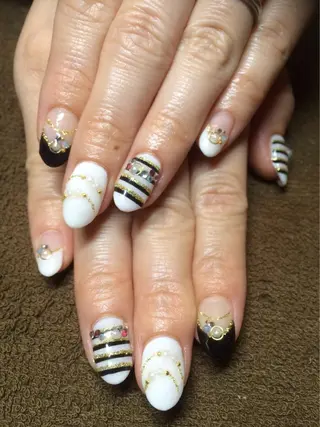 ミディアム ネイル M. KOTOMIのネイルデザイン