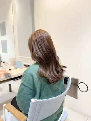 ロング カラー 顔周りレイヤーカット 透明感カラー達冨のヘアスタイル