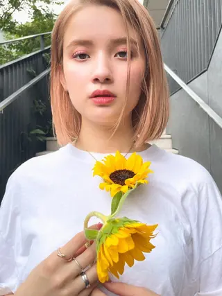 ショート yelm所属・🫒オリーブカラー ミディアムレイヤー✨のヘアスタイル