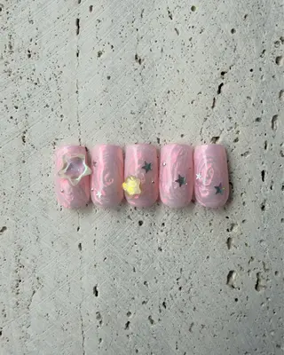 ネイル nalu🐚 京橋｜Rommyのネイルデザイン