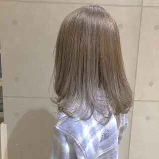 ミディアム カラー パーマ ヘアアレンジ ハイトーン特化🤍 浦住のヘアスタイル