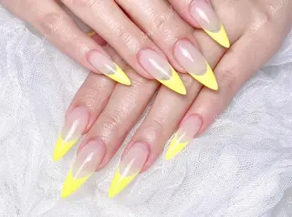 ネイル Queening 🦋のネイルデザイン