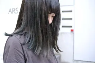 ミディアム カラー 樋口 千尋のヘアスタイル