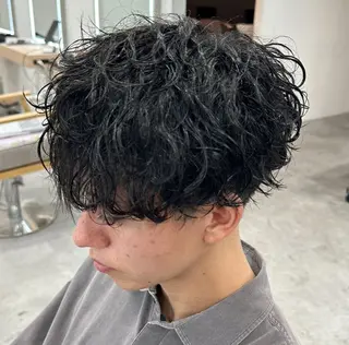 パーマ メンズ 板岡 丈一のヘアスタイル