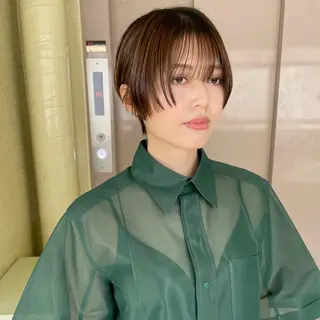 ショート カラー ブリーチ/レイヤー 🌻Mutsumiのヘアスタイル