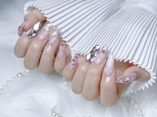 ネイル RAFFINE 月🦋🩵のネイルデザイン