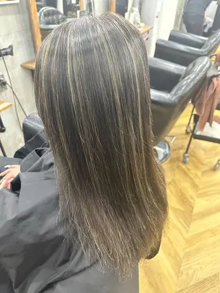 ロング 徳永 綾華のヘアスタイル