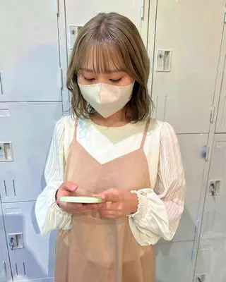 ミディアム 石井 菜々のヘアスタイル