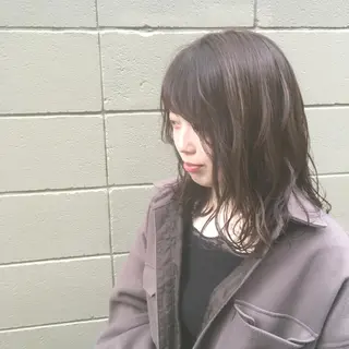 セミロング カラー しのはら まどかのヘアスタイル