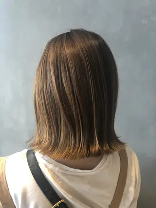 ミディアム カラー 長谷川 沙紀のヘアスタイル