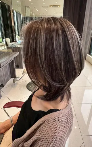 ミディアム 大川 有香のヘアスタイル