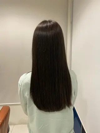 ロング カラー i.+OMOTESANDO所属・mei / 艶カラー ミディアム レイヤーのヘアスタイル