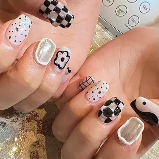 ショート ネイル H🌺 NAILのネイルデザイン