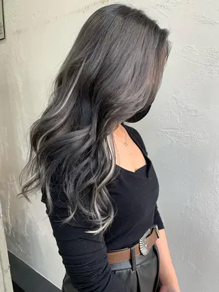 ロング 大内 志穂のヘアスタイル