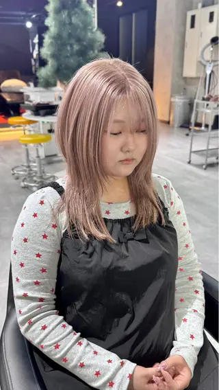 セミロング カラー B E C H I C O〔べち子〕のヘアスタイル