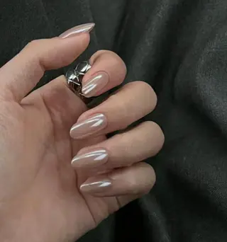 ネイル RAFFINE 月🦋🩵のネイルデザイン