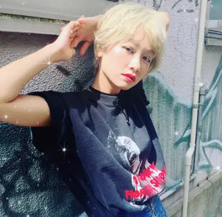 ショート ウルフカット／吉村 桃子のヘアスタイル