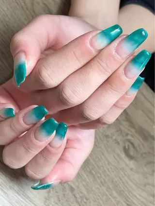 ネイル ネイルサロンエーナイン麻生店所属・N. MARIのネイルデザイン