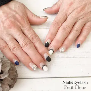 ネイル Petit Fleur所属・青柳 亜梨奈のマツエク・マツパデザイン