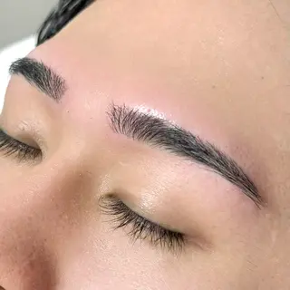 アイブロウ ECLART eye &Laurel大宮店のマツエク・マツパデザイン