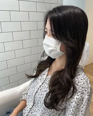 ミディアム カラー パーマ ヘアアレンジ メンズ キッズ ネイル マツエク・マツパ 🫧垢抜けヘア🫧 SHIORIのヘアスタイル