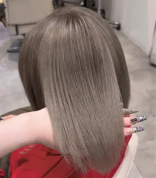 ミディアム 名嘉 穂乃花のヘアスタイル