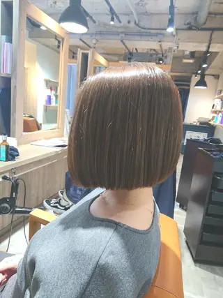 ミディアム alushe 岡 陽子のヘアスタイル