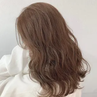ミディアム 酒井 里穂のヘアスタイル