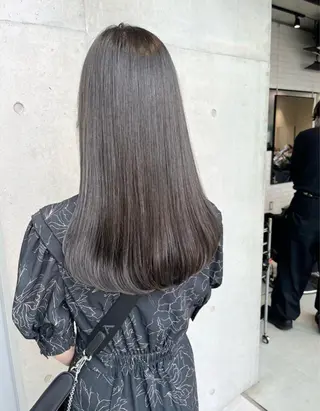 ロング カラー ヘアアレンジ 透明感/オリーブ/ グレージュ/YUKAのヘアスタイル