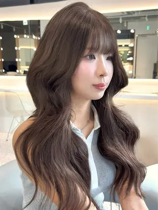 ロング 🎀透明感ブラウ ンshizuka🎀のヘアスタイル