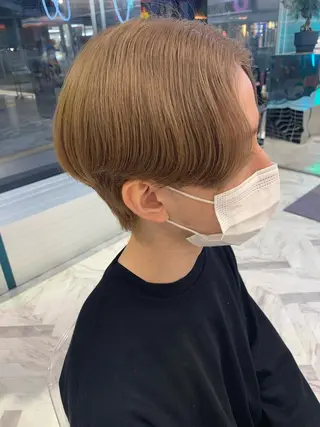 ショート カラー カラーモデル⚡️ REONのヘアスタイル