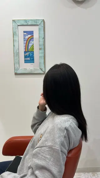 カラー 服部 彩花のヘアスタイル