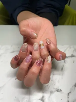 ネイル Mi-roomネイル 耳ツボジュエリーのネイルデザイン