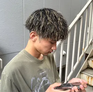 ミディアム カラー パーマ メンズ パーマ職人 渡邊　優雅のヘアスタイル