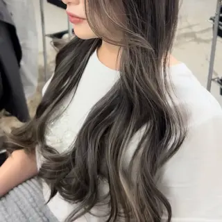 ロング カラー 山中 望緒のヘアスタイル