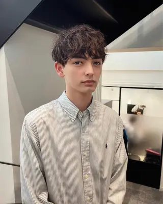 パーマ メンズ Qin shaire salon 原宿verno店所属・【センターパート】 ETO／江藤翼の眉毛・アイブロウイメージ