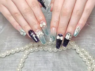 ネイル 🦋 Queenieのネイルデザイン