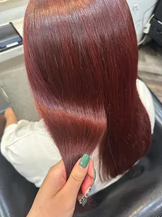 セミロング カラー 亀井 結夏のヘアスタイル